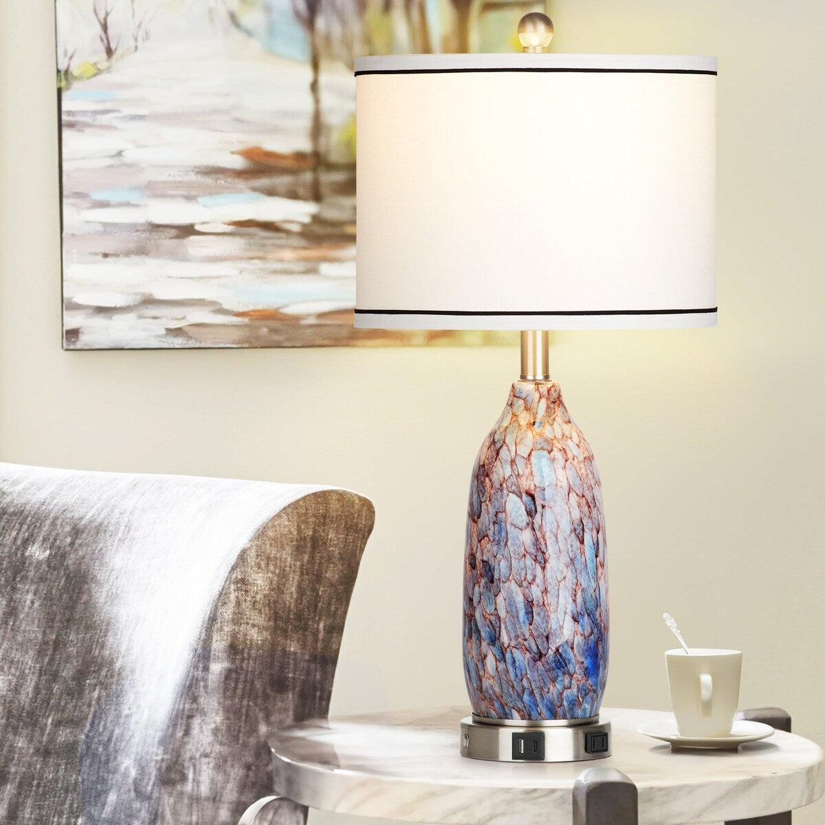 Lampada da tavolo con luce notturna 2 in 1, corpo lampada in vetro indaco, porte di ricarica, presa CA, paralume a tamburo, interruttore dimmer touch (set da 2)