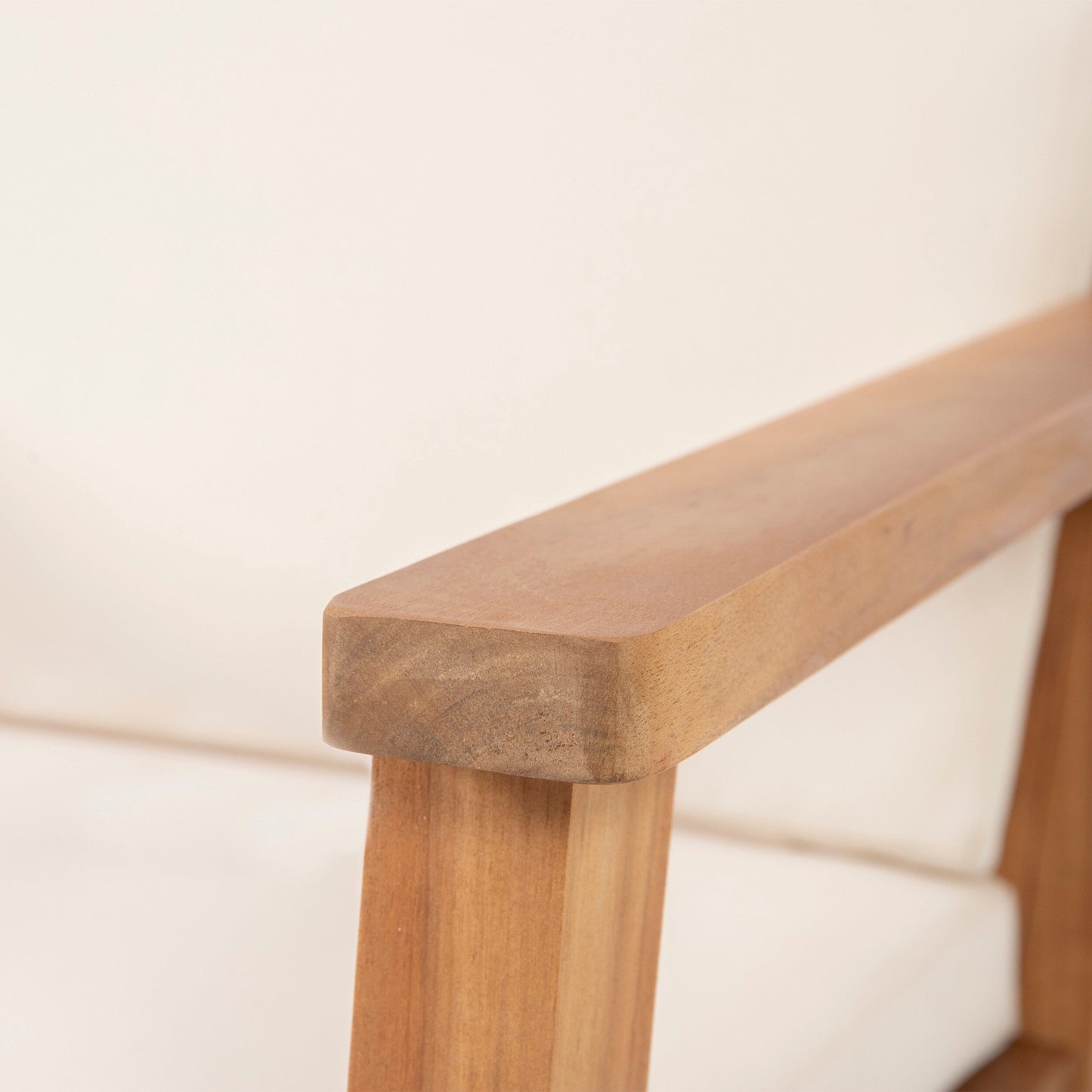 Sedie da esterno in legno di acacia con cuscini Temecula (set da 2) di Christopher Knight Home