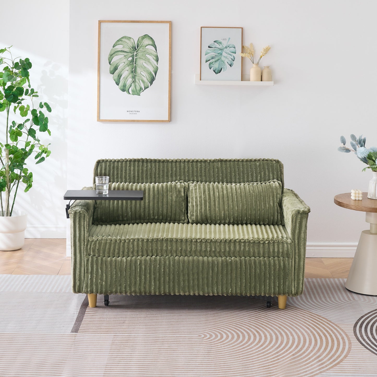 Il divano in velluto a coste estraibile e a scomparsa con doppia funzione, dotato di un piano del tavolo mobile e porte USB, è adatto