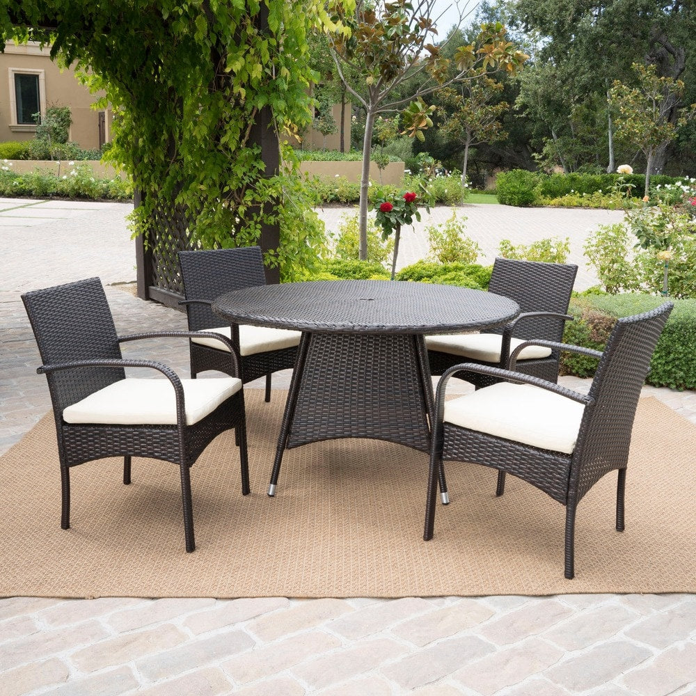 Set da pranzo in vimini da 5 pezzi Theodore Outdoor con cuscino di Christopher Knight Home