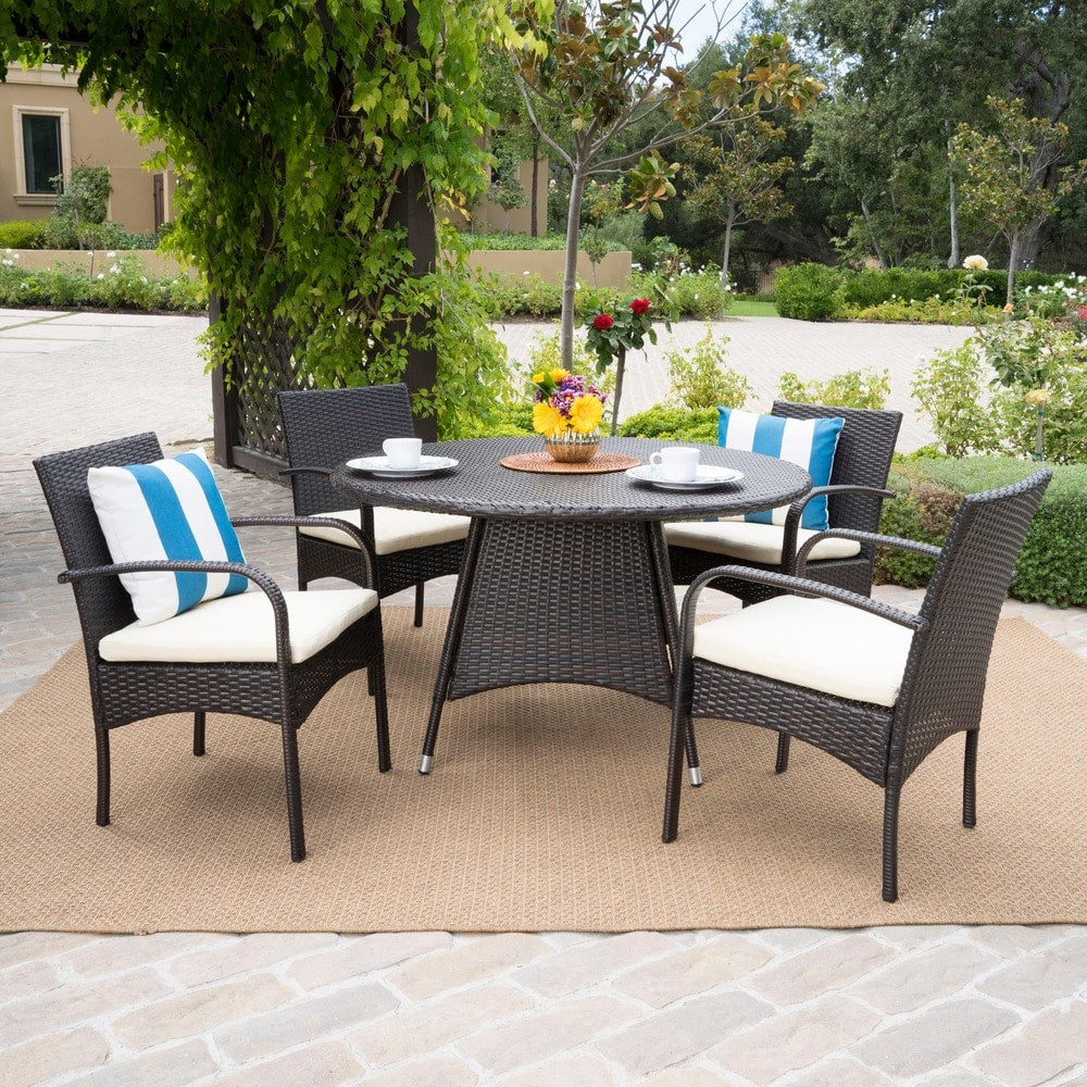 Set da pranzo in vimini da 5 pezzi Theodore Outdoor con cuscino di Christopher Knight Home