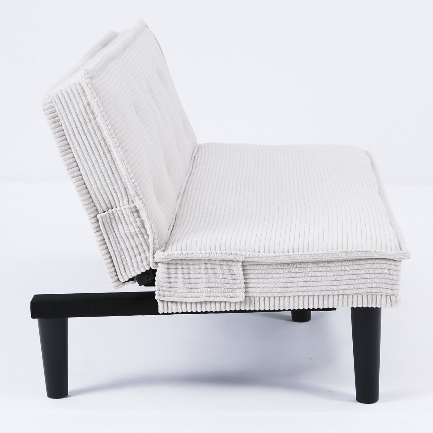 Questo divano letto in velluto a coste da 66 pollici può passare da una forma all'altra in modo confortevole