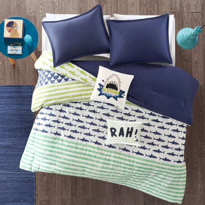 Set copripiumino in cotone verde/blu navy Aaron Shark di Urban Habitat Kids