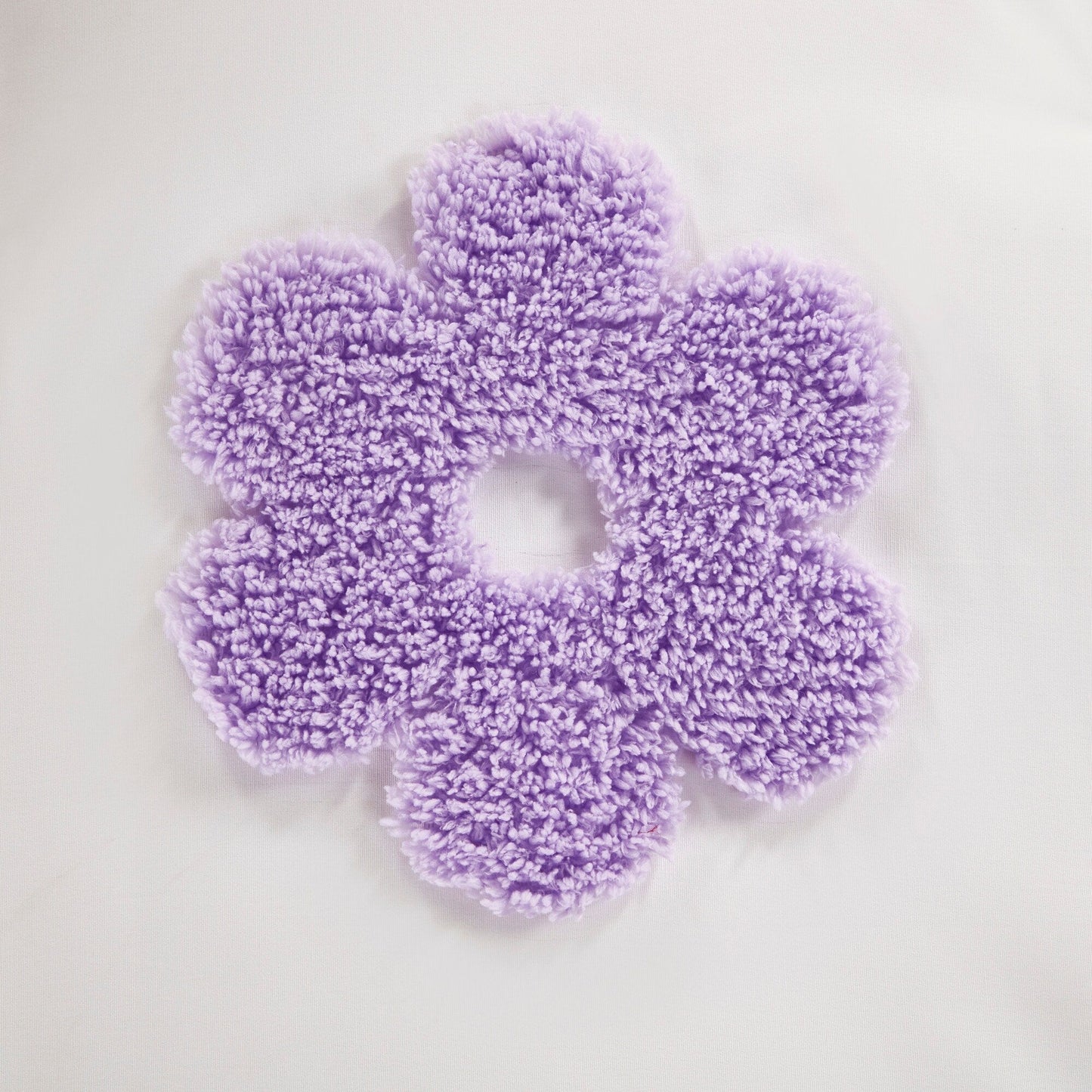 Set copripiumino reversibile in ciniglia trapuntata con motivo floreale Madeline di Intelligent Design Kids