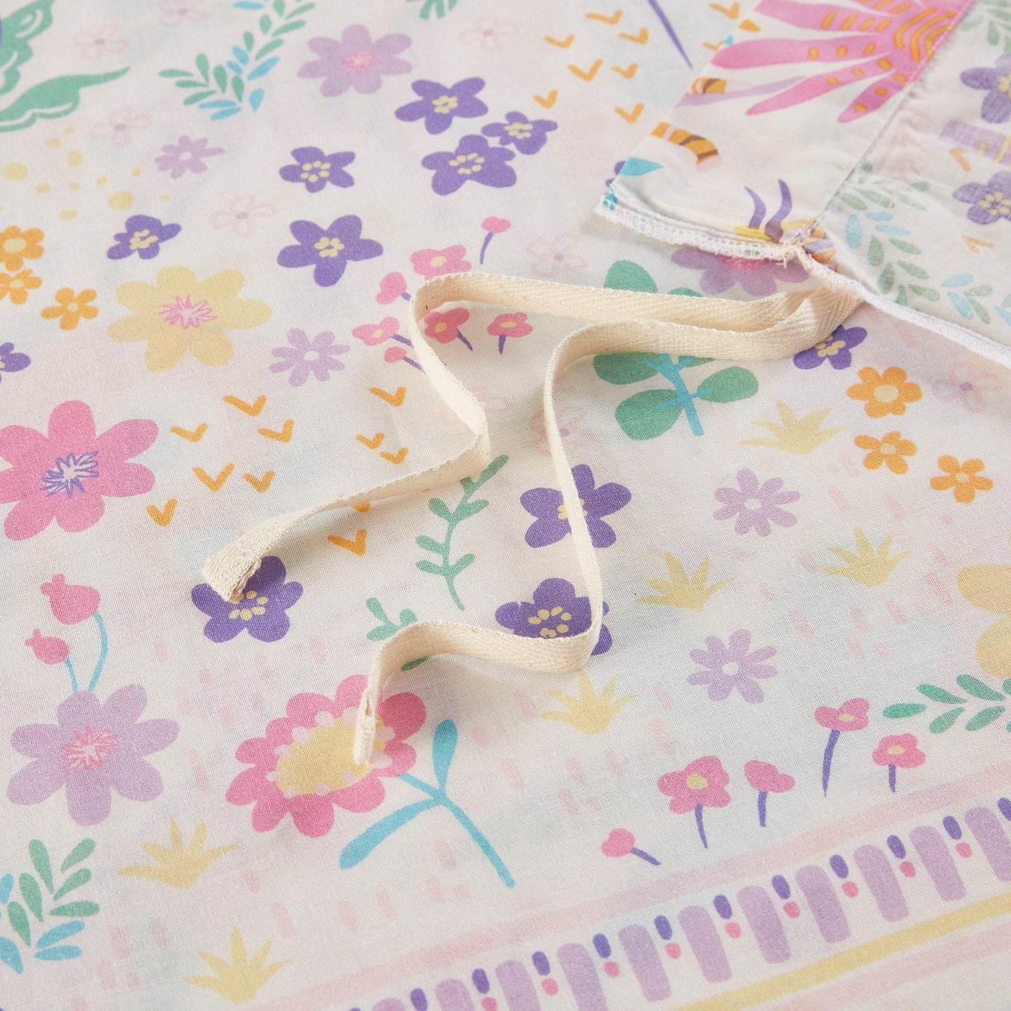 Set copripiumino reversibile in cotone con motivo floreale Thea Kids di Intelligent Design con cuscino