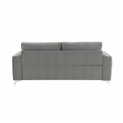 Divano rivestito in velluto con gambe in metallo grigio