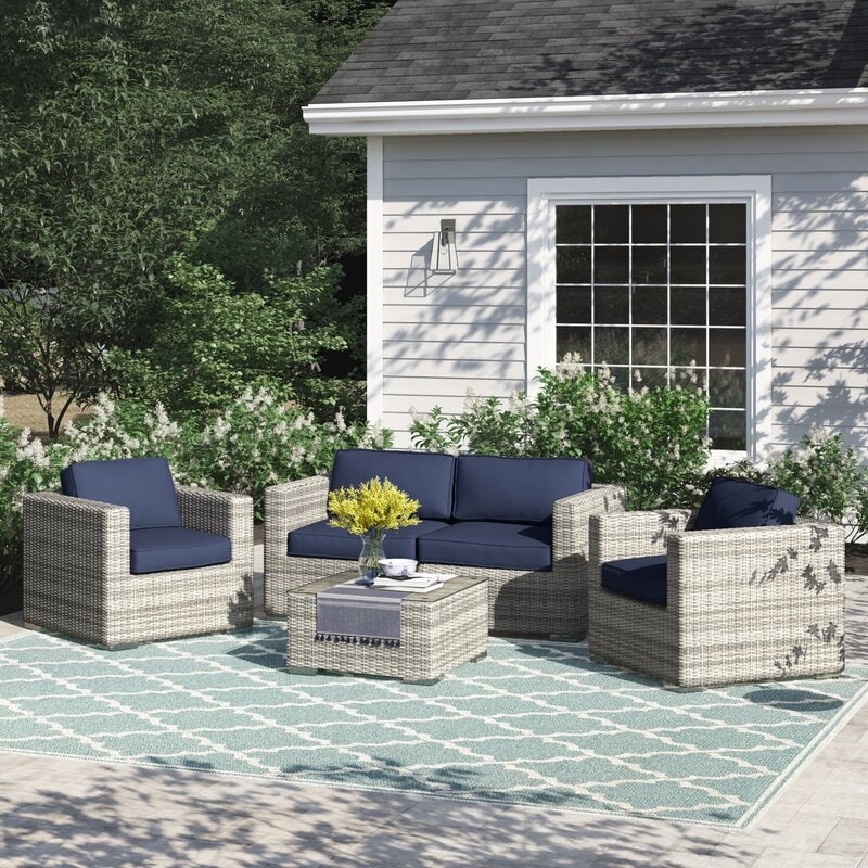 Set di divani da esterno di qualità resort LSI Verona Wicker da 5 pezzi