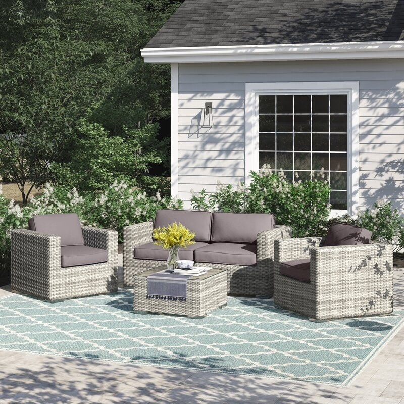 Set di divani da esterno di qualità resort LSI Verona Wicker da 5 pezzi