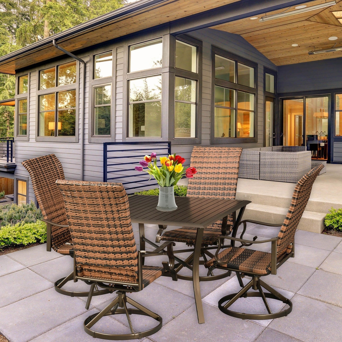 Set da pranzo girevole a dondolo Westin in alluminio e vimini da 5 pezzi