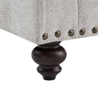 Divano moderno bianco a 2 posti da 61'' con finiture in borchie, cuscini e cuscini ad alta densità