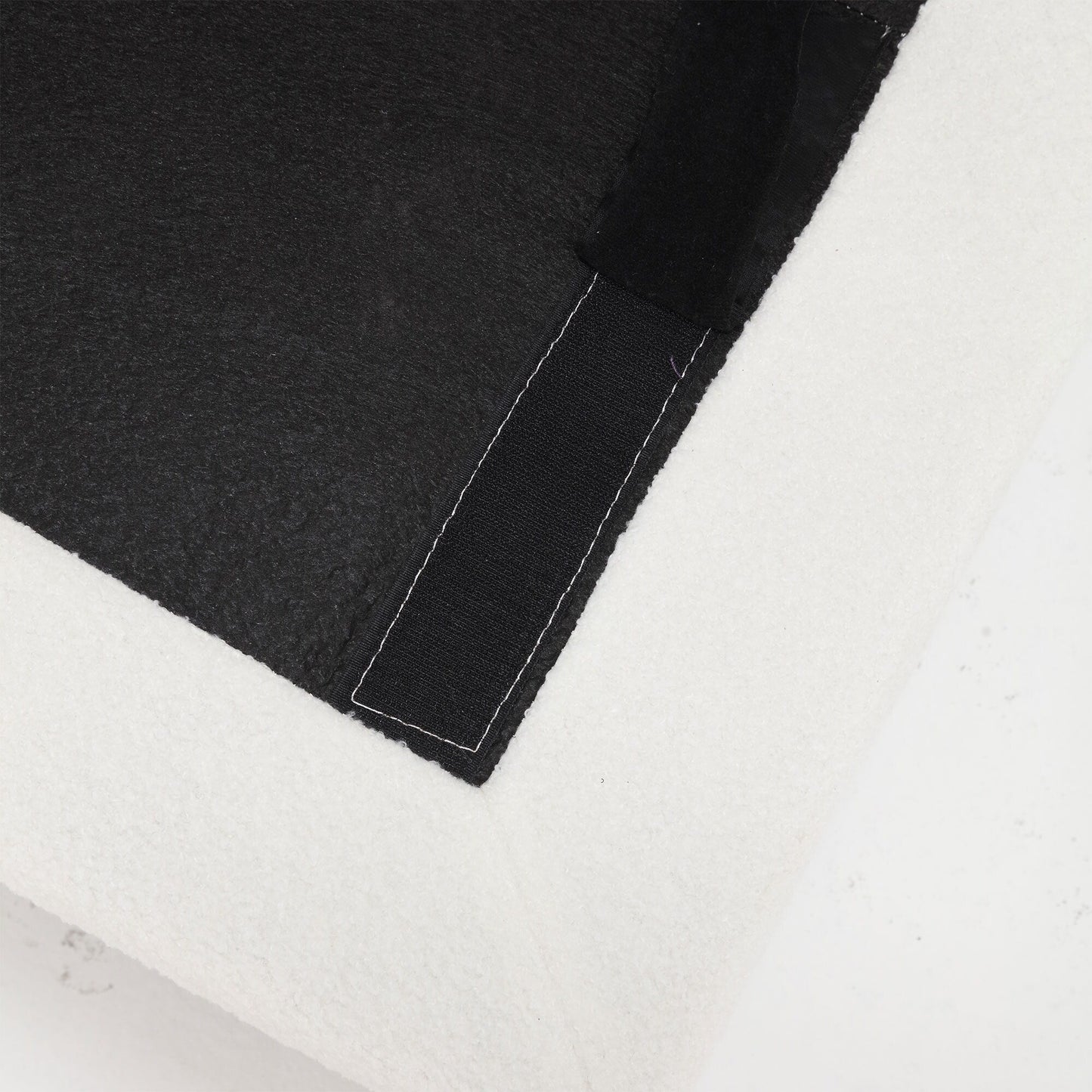 Divano a 2 posti in tessuto trapuntato con bottoni bianco da 96,46'', struttura robusta e comoda per il soggiorno