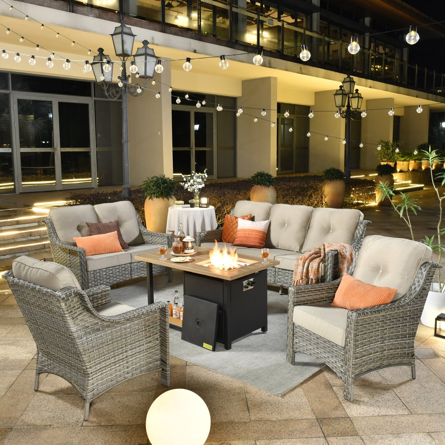 XIZZI Set di 5 divani da esterno in vimini con schienale alto e braciere per mobili da giardino