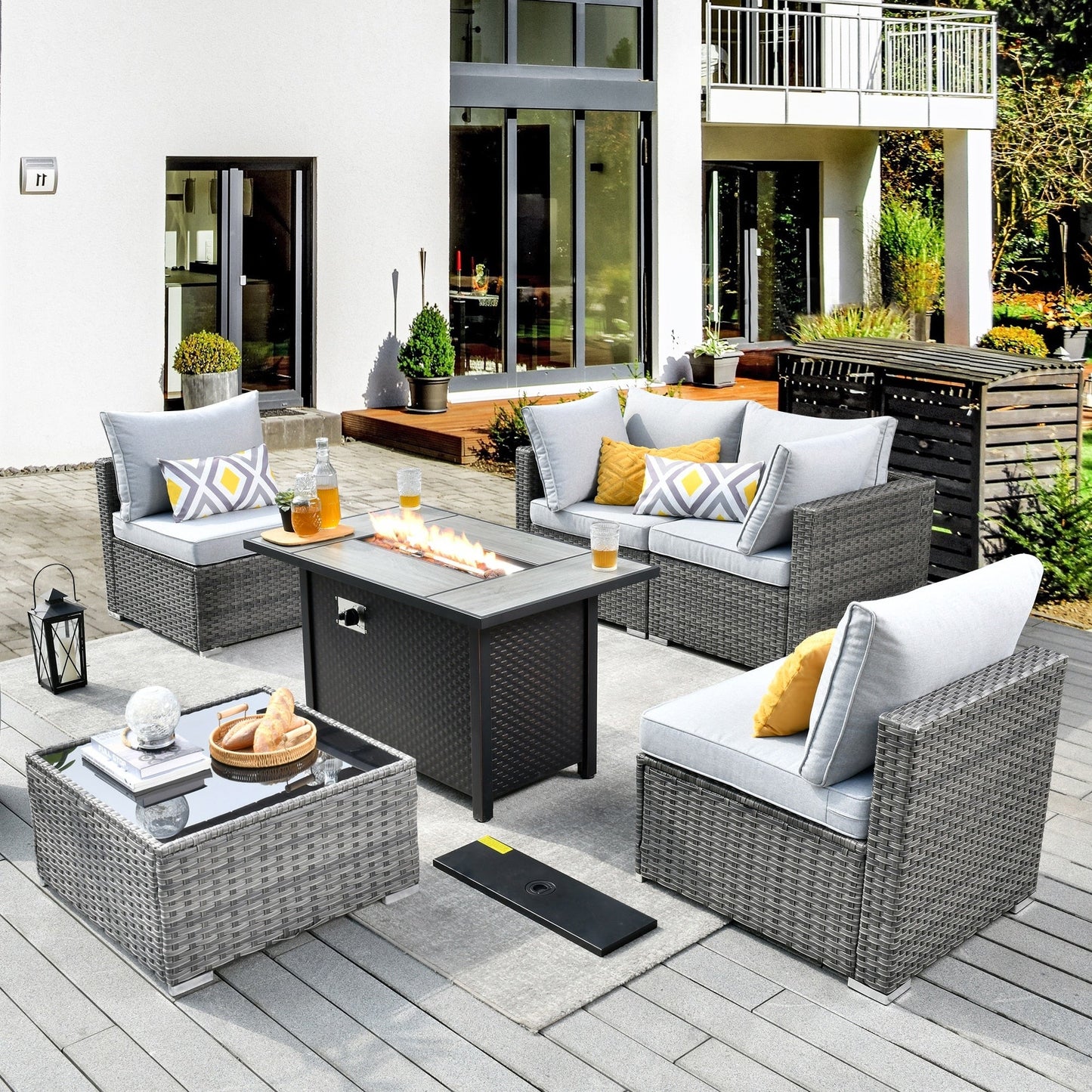 Set di mobili da giardino XIZZI da 6 pezzi, divano componibile in rattan per esterni con braciere