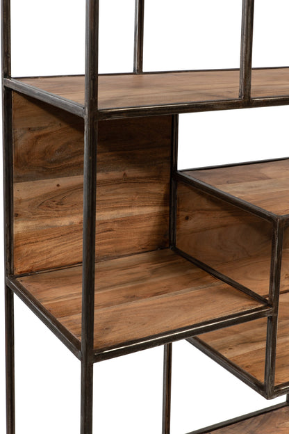 Libreria con mensole sfalsate in legno e metallo