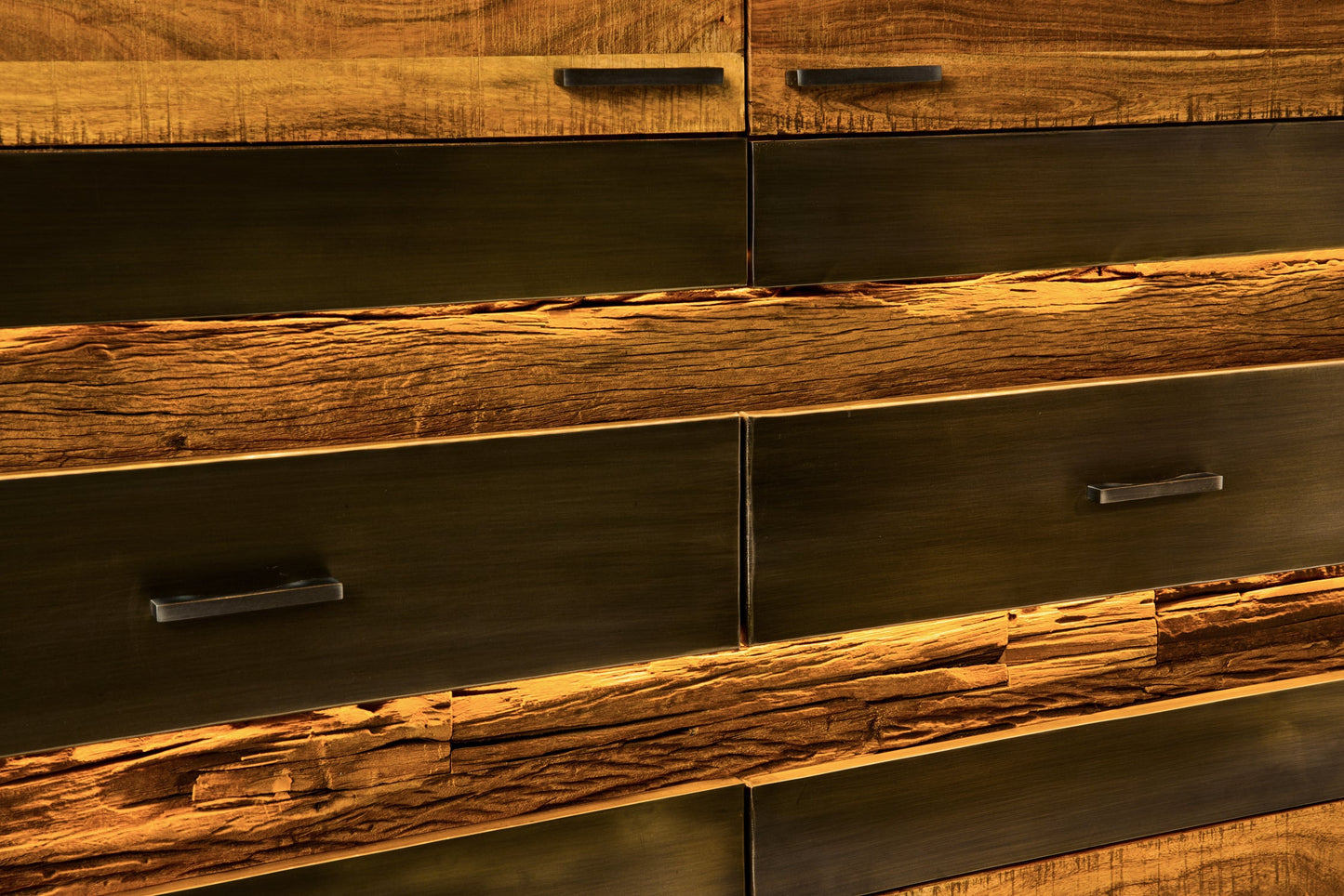 Light - Mobile in Legno di Acacia e Cassetti con LED