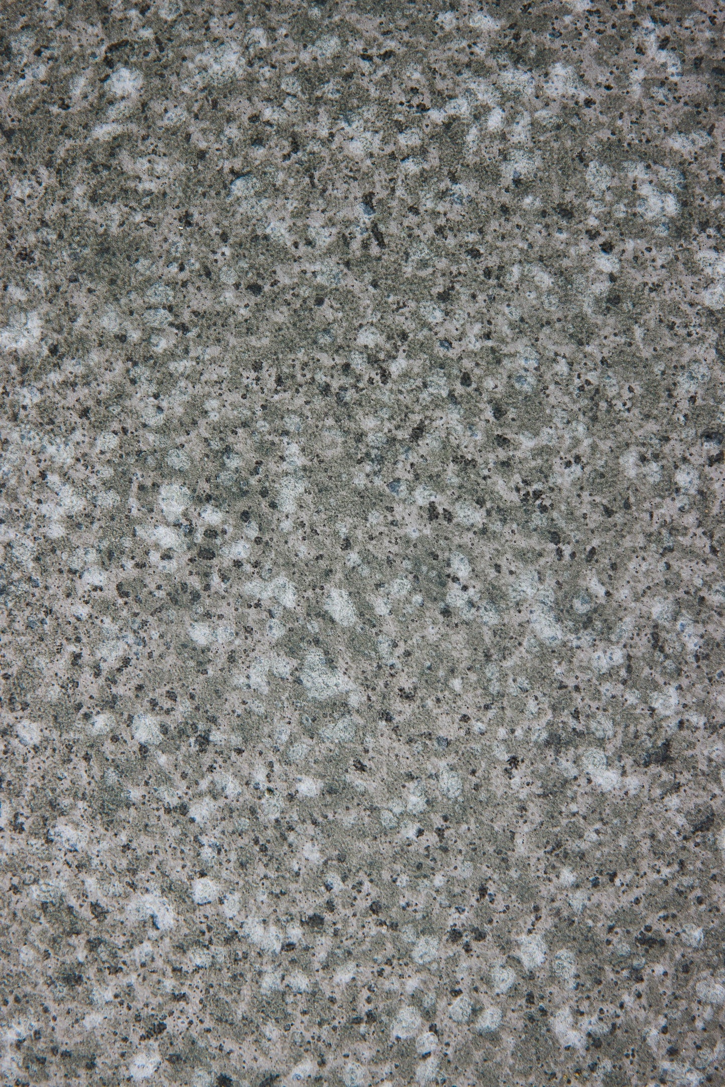 In&amp;Out Tavolino Rocchetto In Poliresina Graniglia Grigia